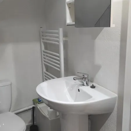 Studio La Bourboule, 2 Pièces, 4 Personnes - Fr-1-667-10